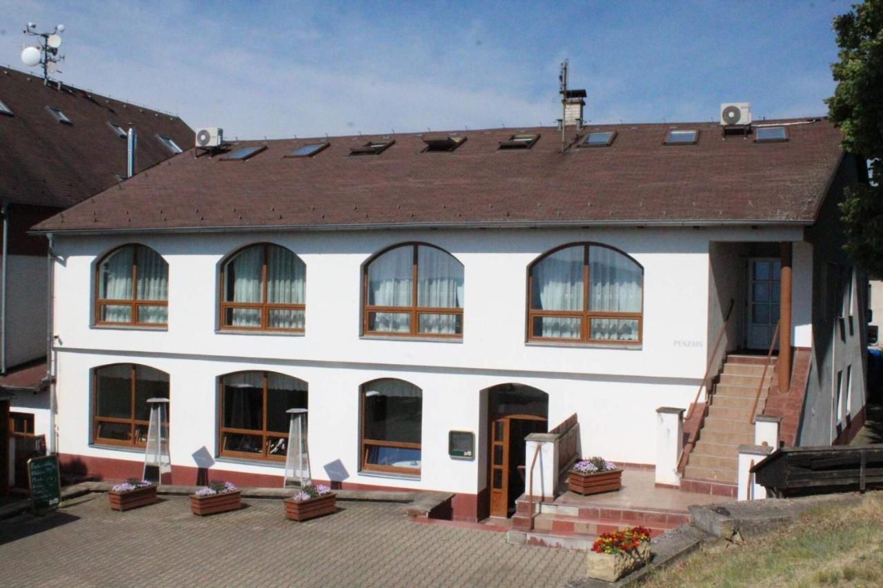 Restaurace A Penzion U Svate Barbory Usti nad Labem Exterior photo